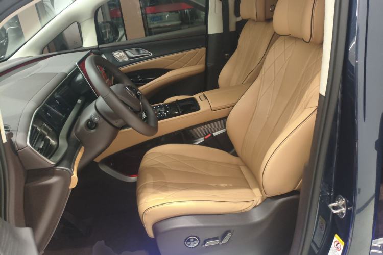 Used Denza D9 2024 EV 600 Four-Wheel-Drive Flagship Model Left Front Seat