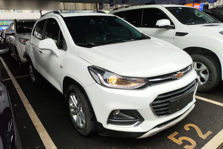 Used Chevrolet Trax 2017 1.4T Automatic All-Wheel-Drive Flagship Model Front Right 45 Deg