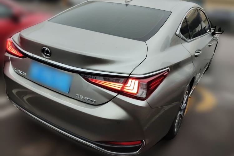 Used Lexus ES 2022 200 Excellence Edition Rear Right 45 Deg