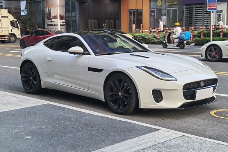 Used Jaguar F-TYPE 2019 2.0T Hardtop Version
