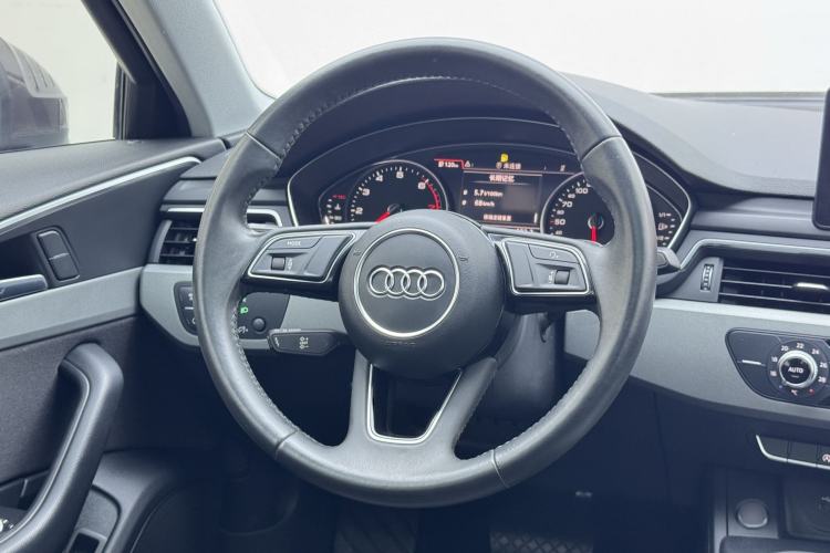 Used Audi A4L 2018 30th Anniversary Edition 30 TFSI Ambition Model Interior 4