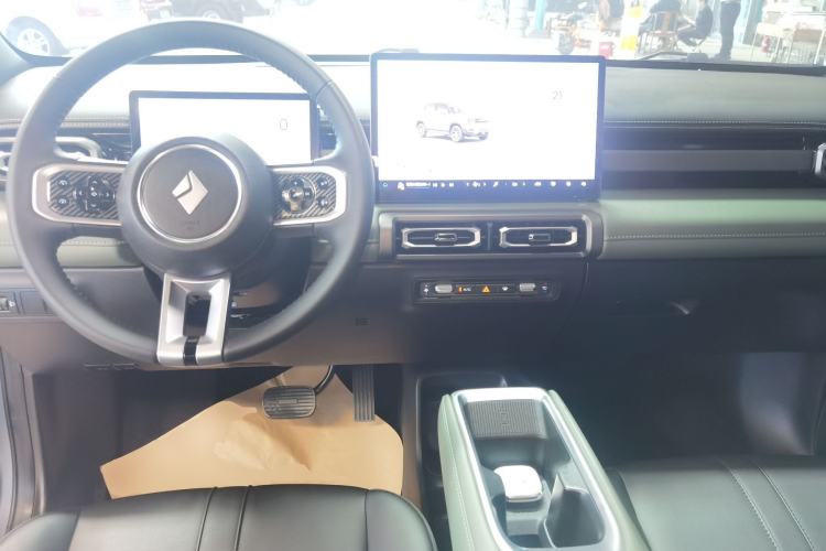 Used Baojun Spark EUV 2026 301km Flagship Edition Center Console