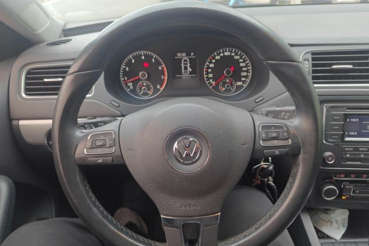 Used Volkswagen Sagitar 2014 Revised Version 1.4TSI Automatic Luxury Edition Steering Wheel