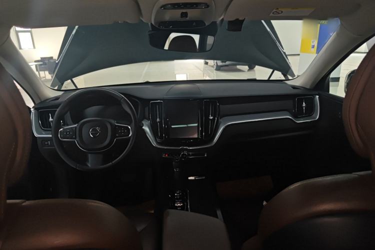 Used Volvo XC60 2019 T5 4x4 Zhiyuan Edition China VI Standard Center Console