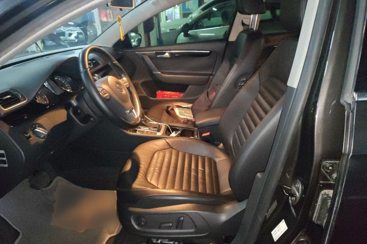 Used Volkswagen Magotan 2012 Revised 1.8TSI Luxury Version Left Front Seat