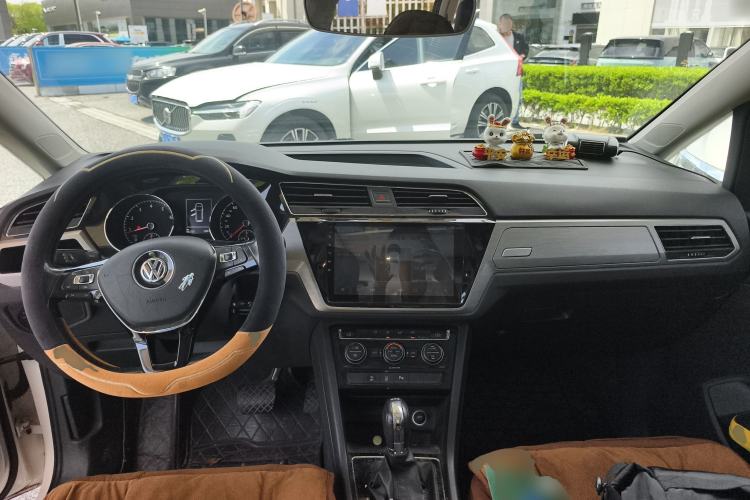 Used Volkswagen Touran 2016 Volkswagen Touran L 280TSI DSG Comfort Edition
