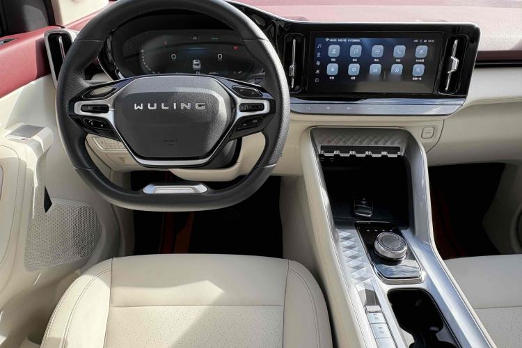 Used Wuling Xingyun 2023 2.0L DHT Flagship Edition