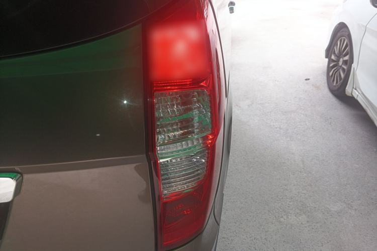 Used Wuling Hongguang 2014 1.5L S Automatic Luxury Model Exterior 3