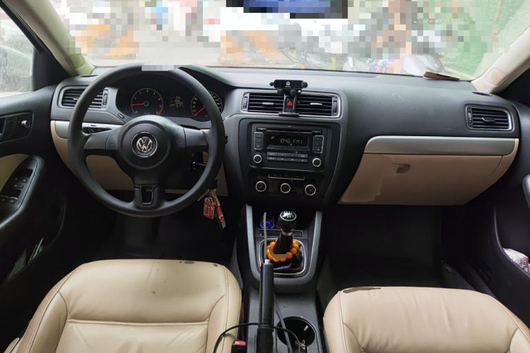 Used Volkswagen Sagitar 2012 1.6L Manual Comfort Model

