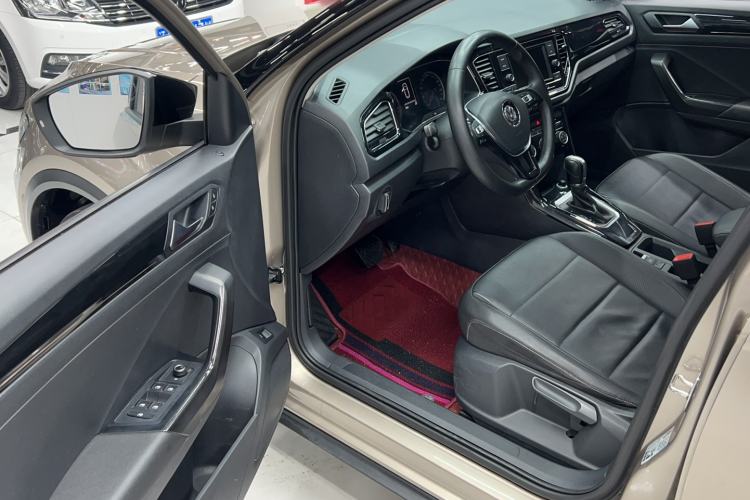 Used Volkswagen T-ROC 2018 280TSI DSG Two-Wheel-Drive Comfort Version China V Standard