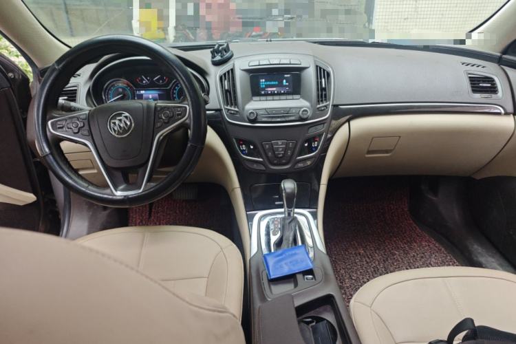 Used Buick Regal 2014 2.0L Elite Fashion Edition Center Console