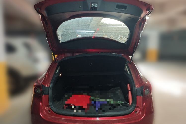 Used Mazda 3 Axela 2017 Hatchback 1.5L Automatic Comfort Model Emission Standard China V
