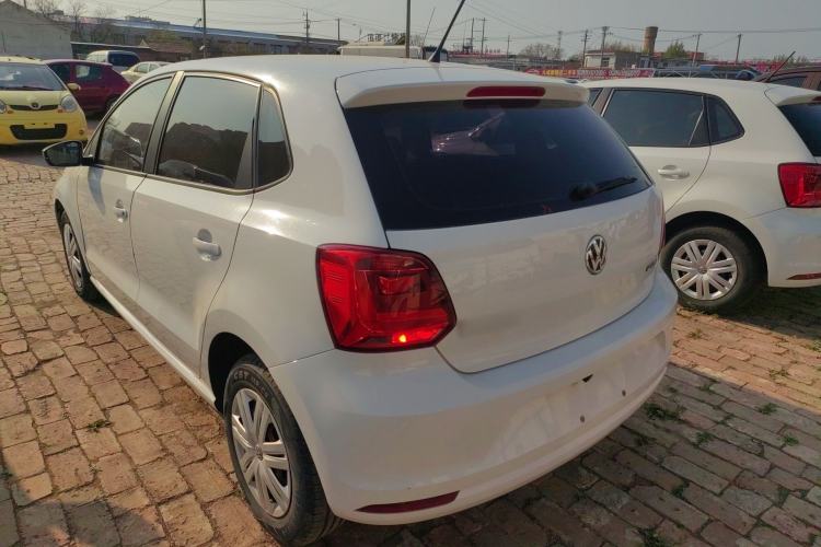 Used Volkswagen Polo 2016 1.4L Manual Fashion Model Exterior 2