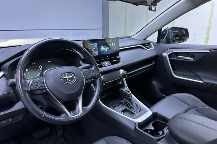 Used Toyota Wildlander 2023 2.0L CVT Two-Wheel Drive Luxury PLUS Edition Interior 7