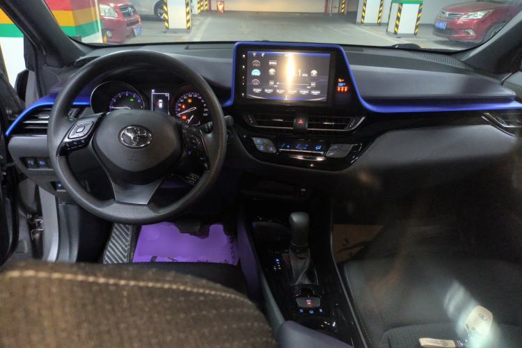 Used Toyota IZOA 2021 2.0L Yichi SPORT
