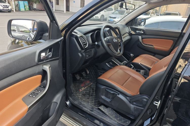 Used Oshan CX70 2016 1.6L Manual Luxury Model
