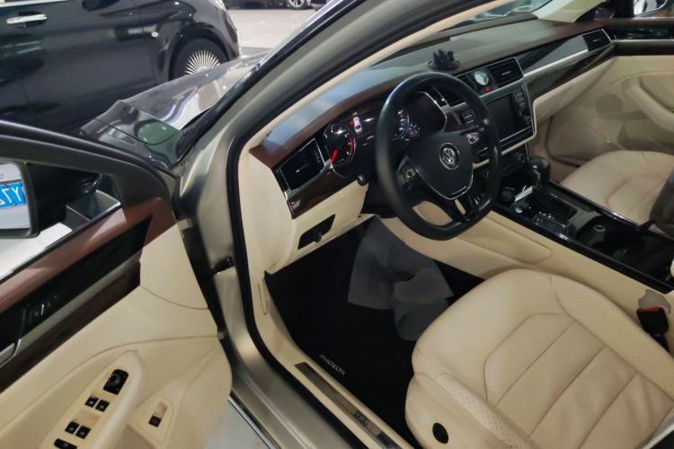 Used Volkswagen Phideon 2016 380TSI Two-Wheel-Drive Luxury Edition