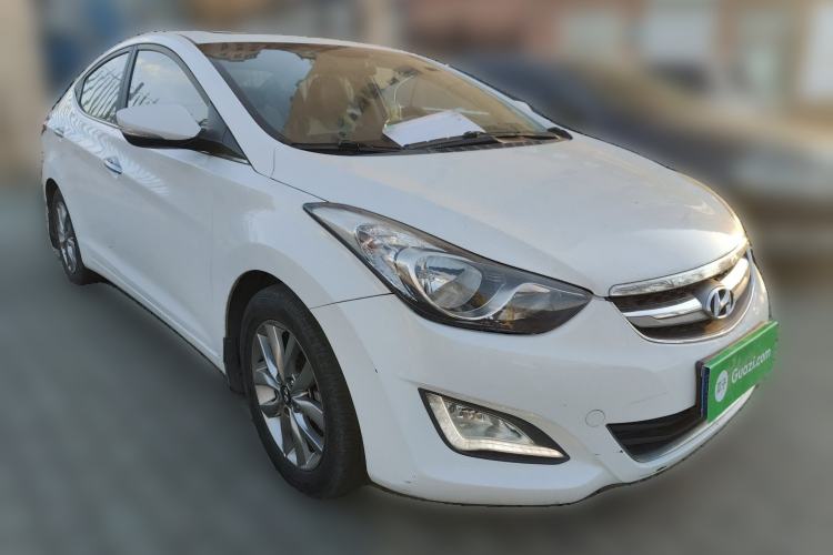 Used Hyundai Elantra (5th Generation / Langdong) 2015 1.6L Manual Leading Model Front Right 45 Deg