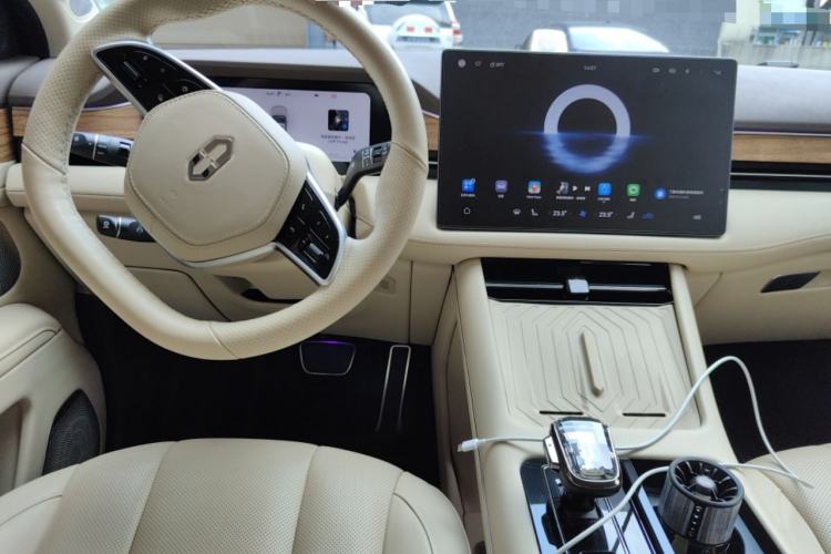 Used Hima AITO M7 2024 1.5T Rear-Drive Plus Version 5 Seats Center Console