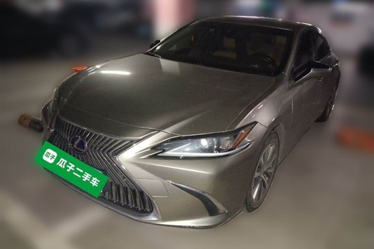 Used Lexus ES 2018 300h Premier Edition China VI Standard