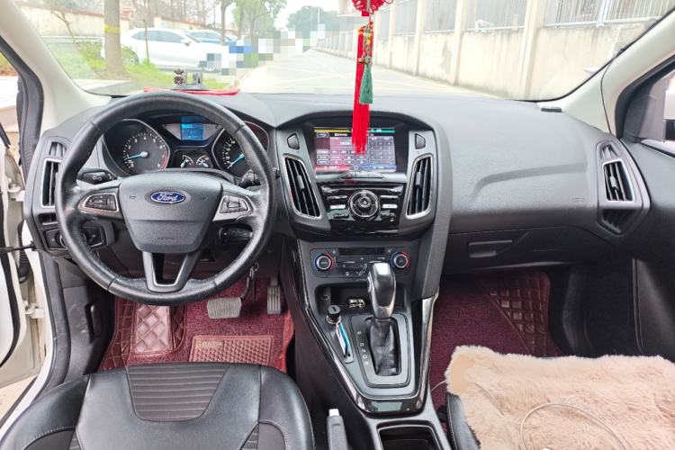 Used Ford Focus 2015 Hatchback 1.6L Automatic Fashion Edition