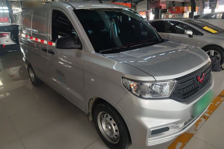 Used Wuling Hongguang V 2022 1.5L Jingqu Edition Enclosed-Window Vehicle with Electric Power Steering LAR