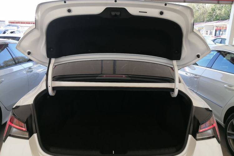 Used Hyundai Elantra 2023 1.5L CVT LUX Prestige Edition