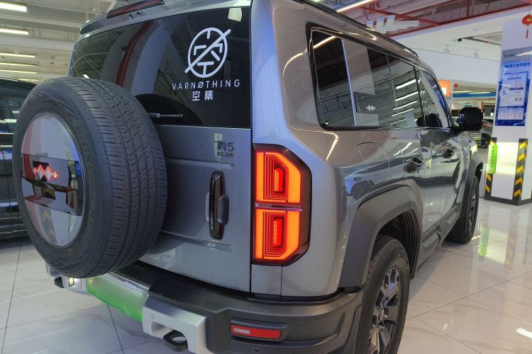 Used Formula Leopard 5 2023 Cloud Ride Flagship Edition Rear Right 45 Deg