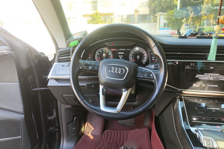 Used Audi Q8 2021 55 TFSI Luxury Dynamic Edition Steering Wheel