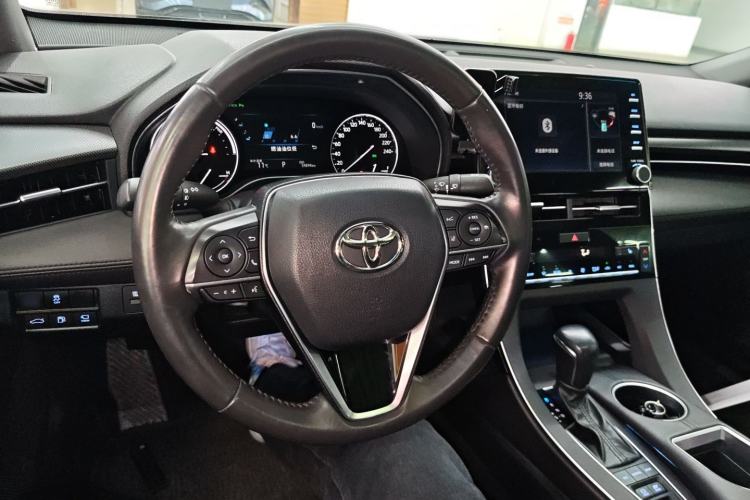 Used Toyota Avalon 2019 Dual-Engine 2.5L XLE Prestige Version China VI Standard

