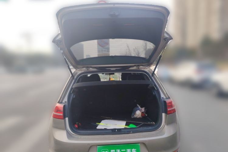 Used Volkswagen Golf 2015 1.6L Automatic Comfort Model Trunk