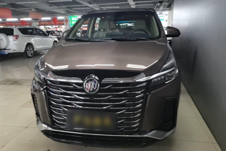 Used Buick GL8 2023 Facelifted Land Cruiser Executive Luxury Version