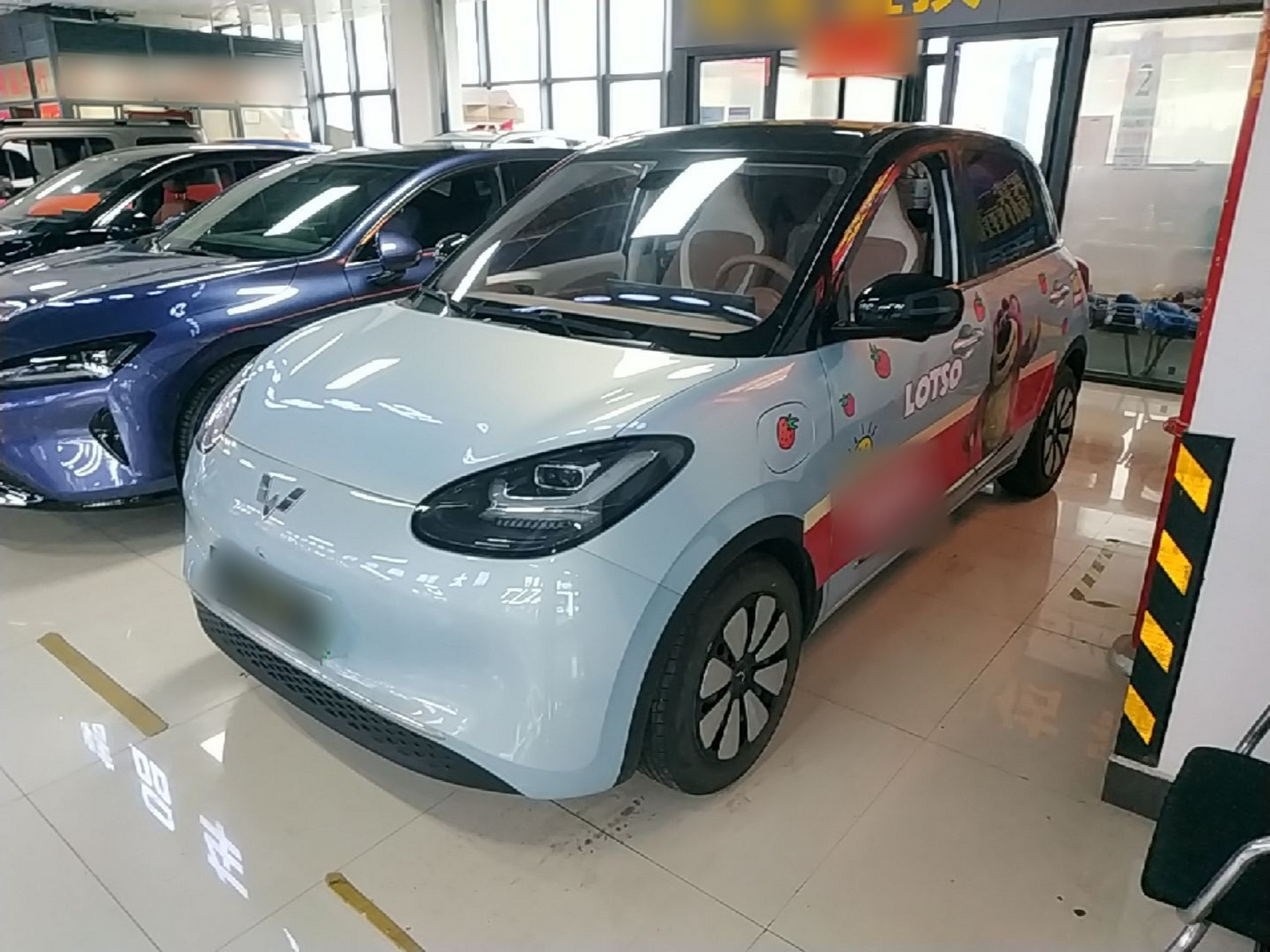 Под передней частью автомобиля