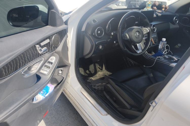 Used Mercedes-Benz C-Class 2017 Facelift C 200 L Sport Edition Driver Seat