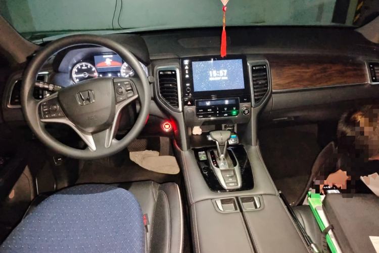 Used Honda UR-V 2017 240TURBO Two-Wheel Drive Classic Edition China V Center Console