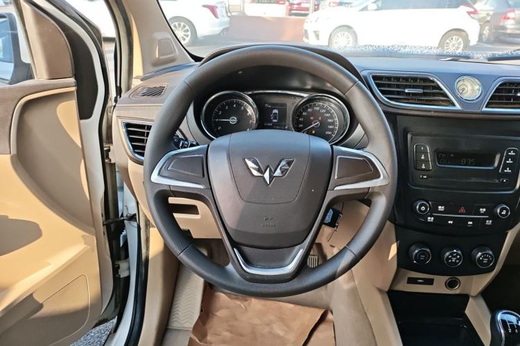 Used Wuling Hongguang 2015 1.5L S1 Comfort China V Standard
