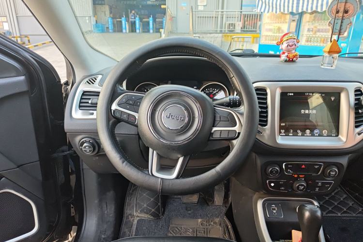 Used Jeep Compass 2017 200T Automatic Family Edition
