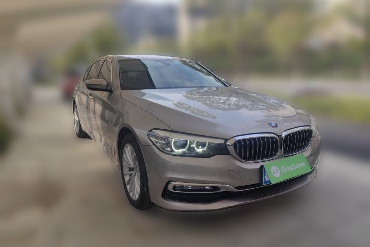 Used BMW 5 Series 2018 Revised Version 530Li Leading Edition Luxury Package Front Right 45 Deg