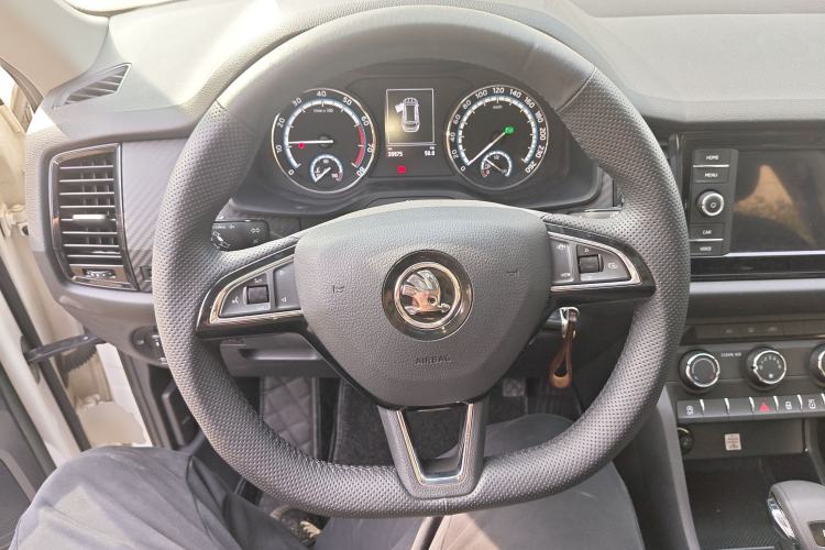 Used Skoda Kodiaq 2019 Restyled TSI330 5-Seater Two-Wheel Drive Standard Version China VI Steering Wheel
