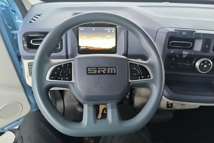 Used SRM New Energy E3L 2024 Luxury 6-Seater Bus Steering Wheel