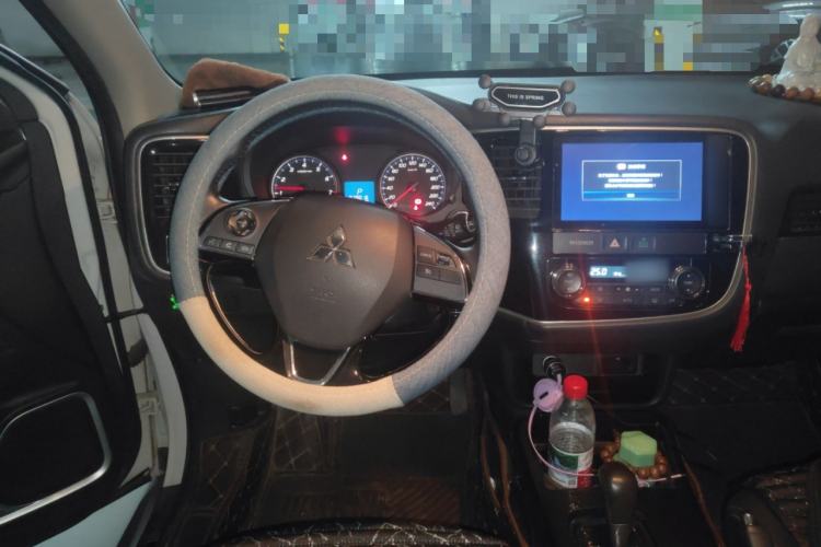 Used Mitsubishi Outlander 2017 2.0L Two-Wheel Drive Glory Edition 5 Seats
