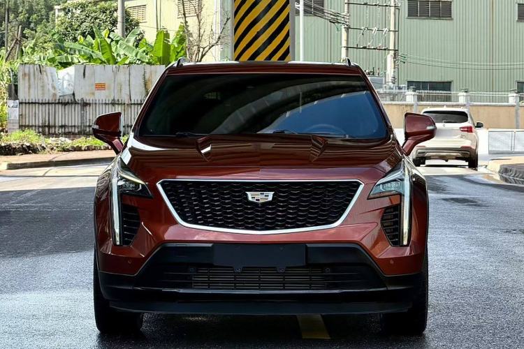 Used Cadillac XT4 2018 28T 4x4 Platinum Sport Edition
