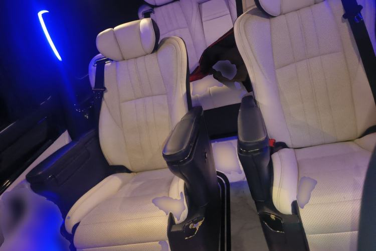 Used Mercedes-Benz Vito 2021 2.0T Elite Version 7 Seats