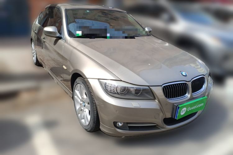 Used BMW 3 Series 2010 320i Luxury Model Front Right 45 Deg