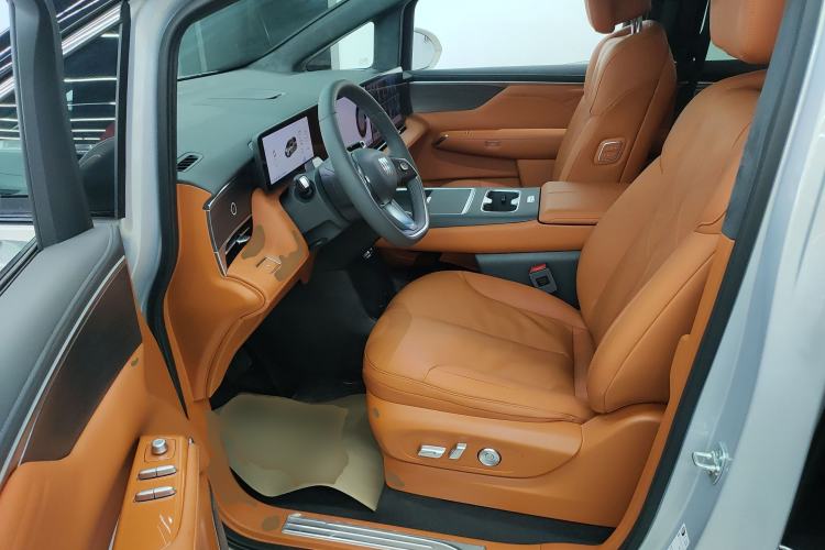 Used Buick Envision Family 2026 Luxury Edition Driver Seat