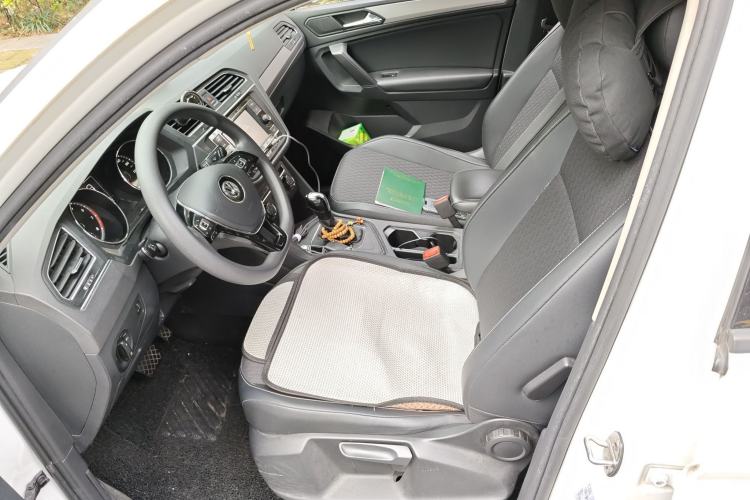 Used Volkswagen Tiguan L 2019 330TSI Automatic Two-Wheel Drive Luxury Edition China V Standard Left Front Seat