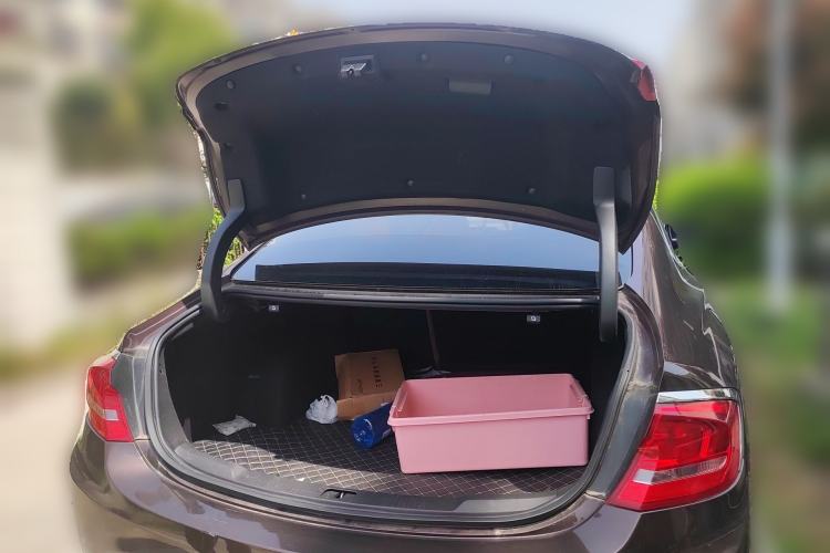 Used Buick LaCrosse 2018 28T Elite Edition Trunk