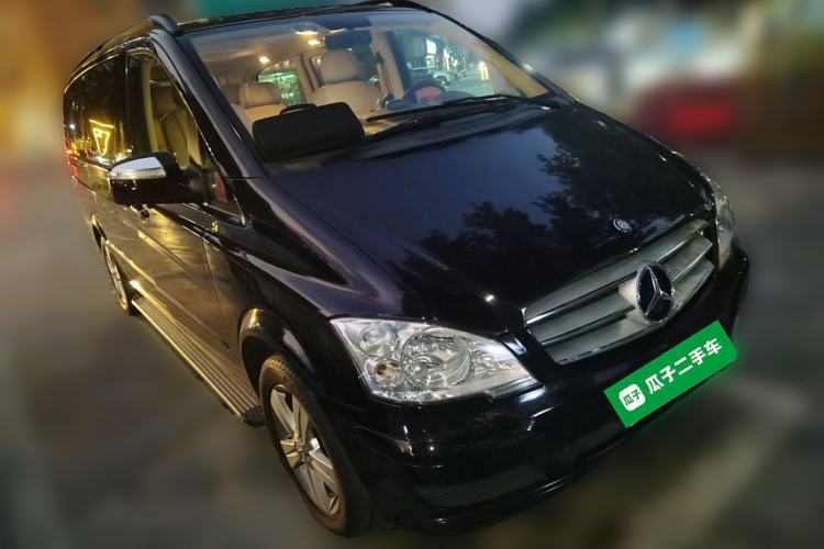 Used Mercedes-Benz Viano 2013 3.0L Hospitality Edition Front Right 45 Deg