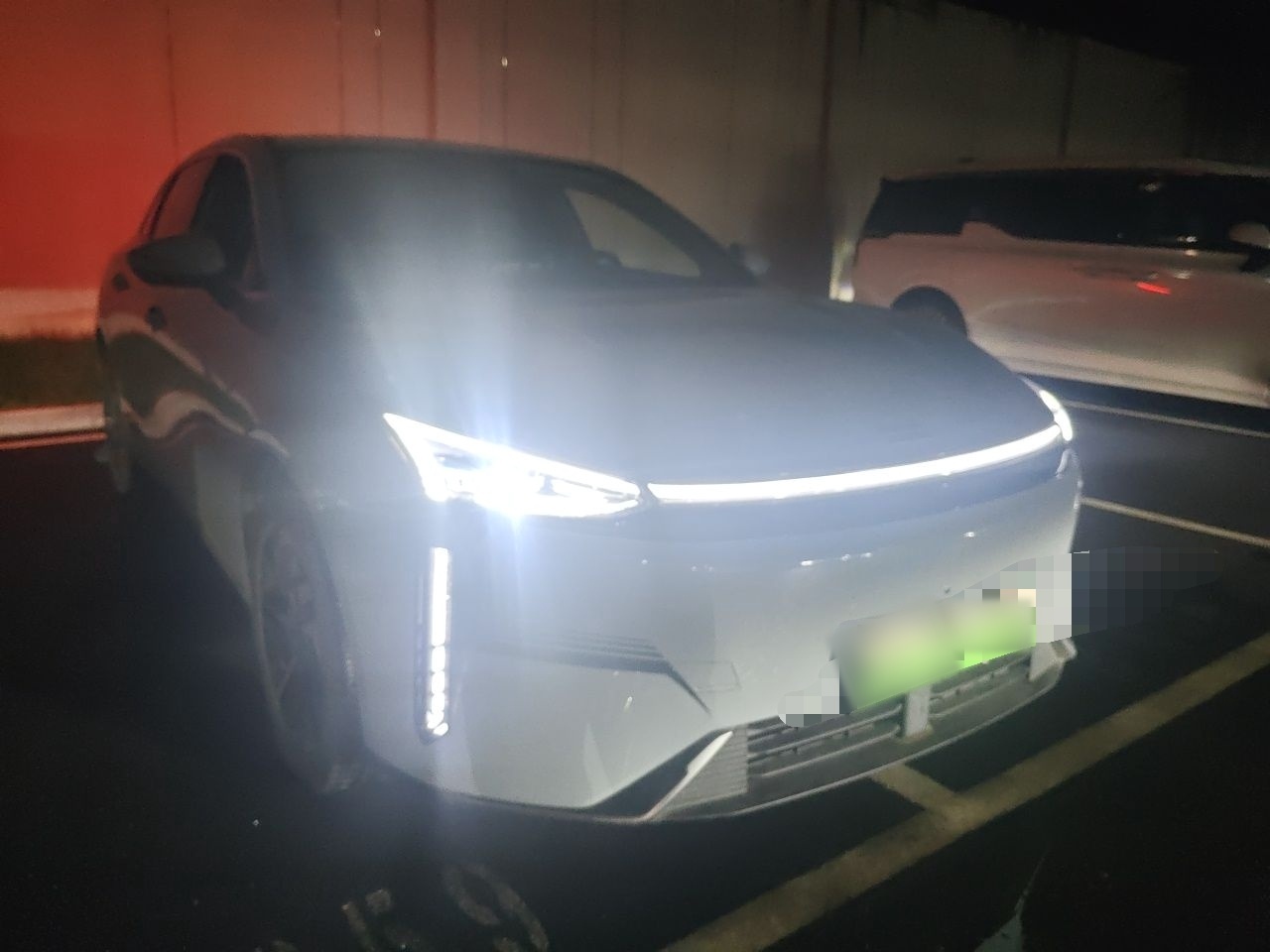 Geely Galaxy L6 2025 EM-i 140km Starship Edition — снимка 3