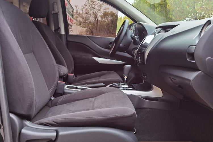 Used Nissan Navara 2017 2.5L Automatic 2WD Luxury Edition QR25